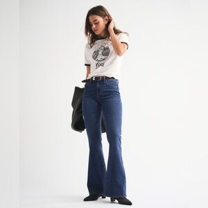 Abercrombie & Fitch Curve Love Ultra High Rise Flare 25 short